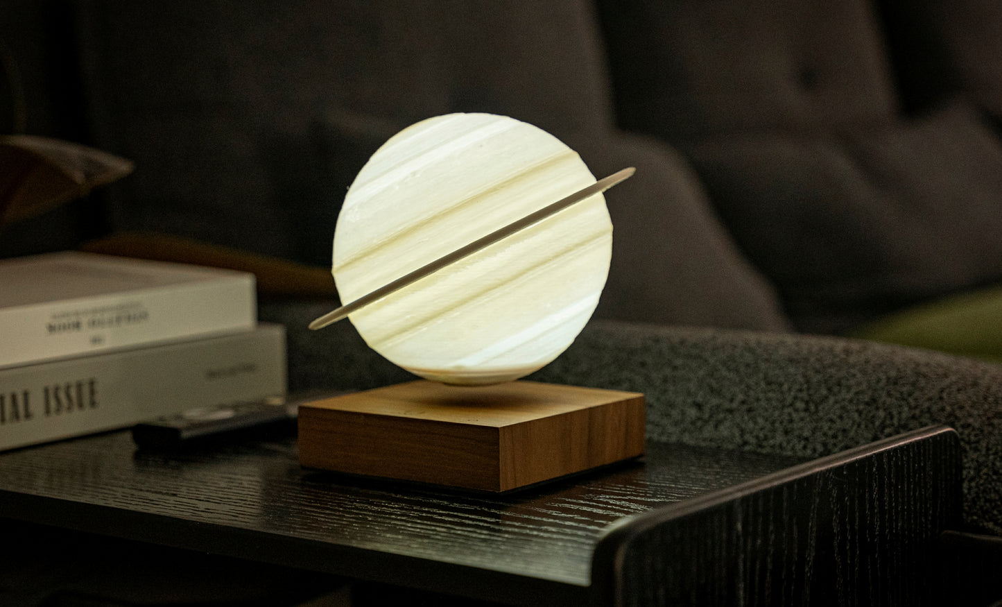 Smart Saturn Lamp (Walnut)