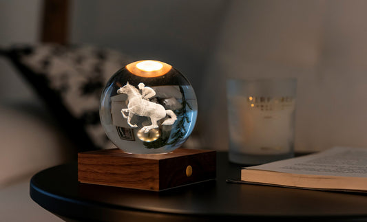 Amber Crystal Light - Horse Racing