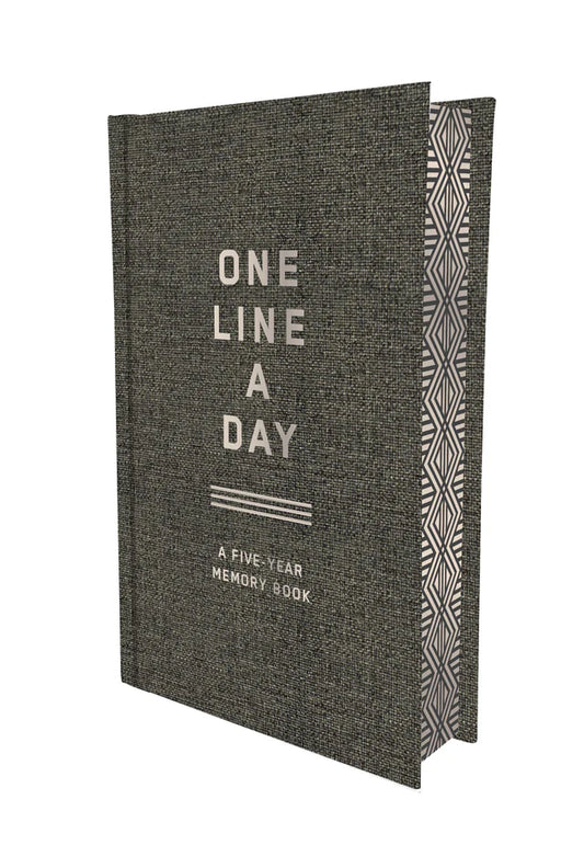 Charcoal Canvas One Line a Day - A Five-Year Memory Book (Diary or Journal)
