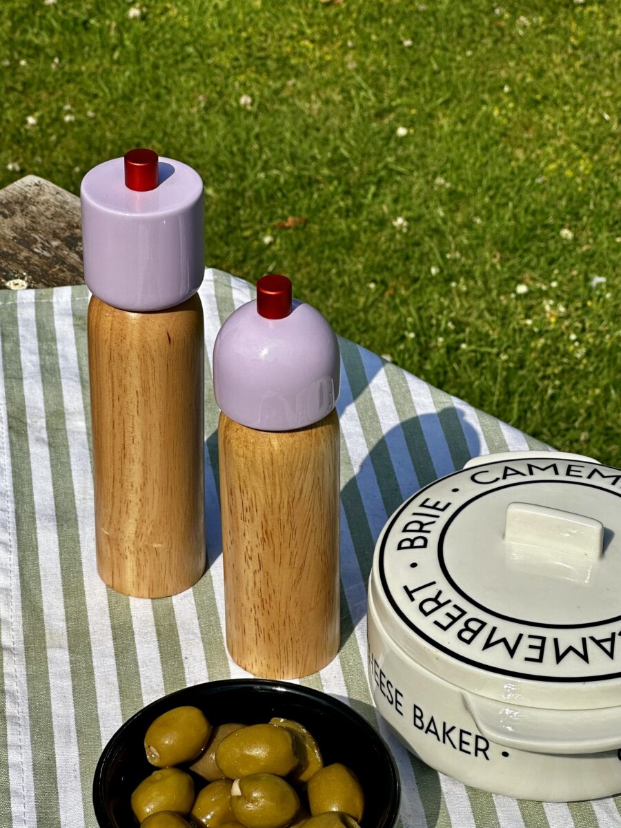 Maegen Medium Salt & Pepper Grinder (Lilac/Red)