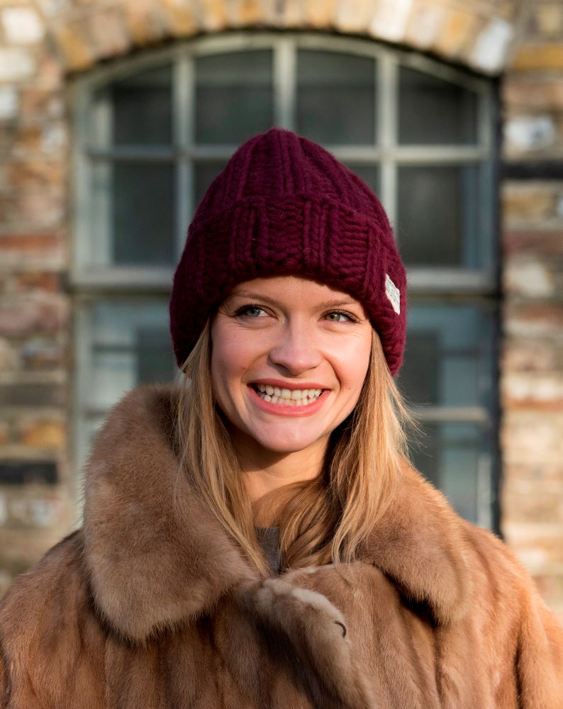 KuSan Beanie Turn Up Thick Yarn (Plum)