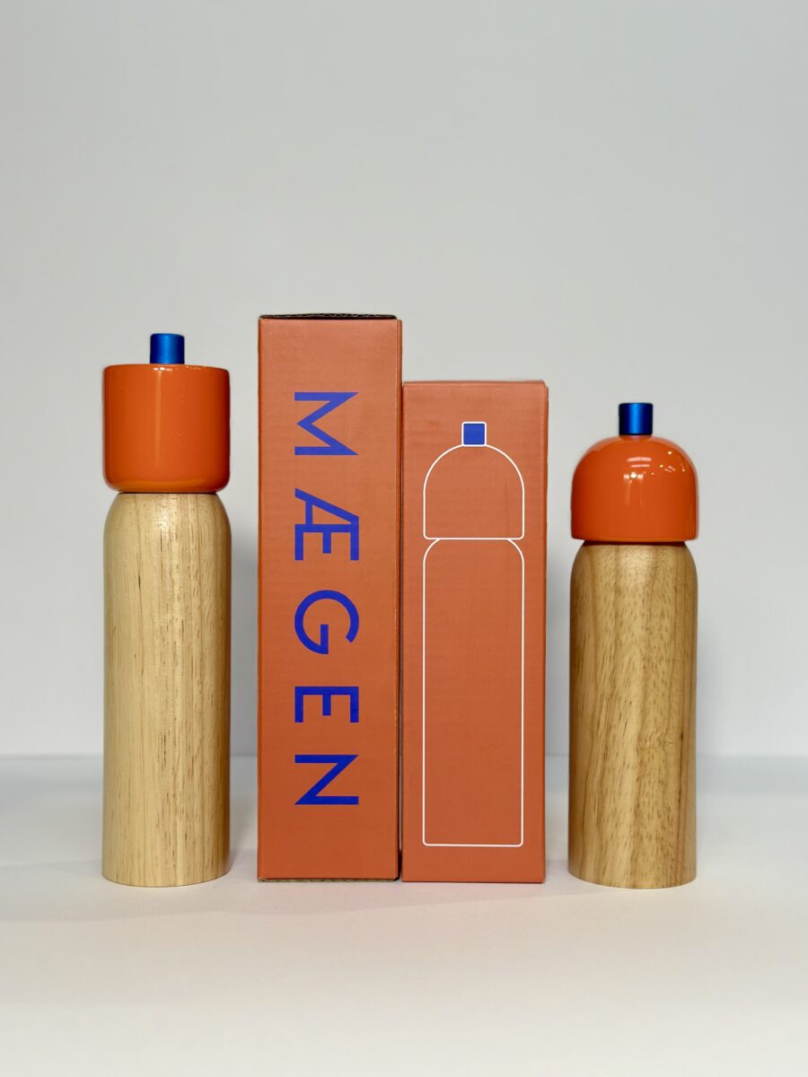 Maegen Medium Salt & Pepper Grinder (Orange/Blue)