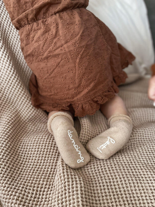 Baby Socks Dancing Feet Beige (0-6m)