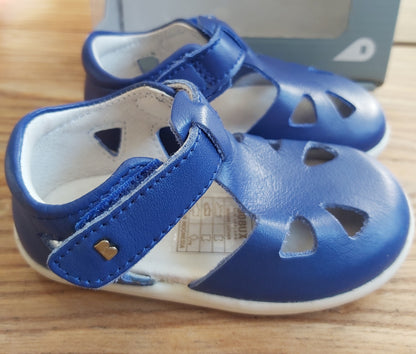Bobux Toddler ZAP SANDALS (Blueberry) 18 only. Right shoe slightly faded! Ex-display