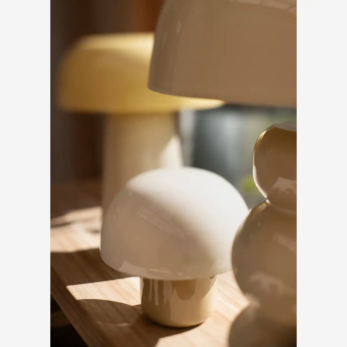 Stoltz Enamel Table Lamp Cream/Khaki