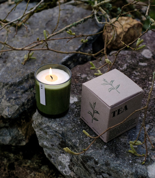 Large Botanical Candle - Tea